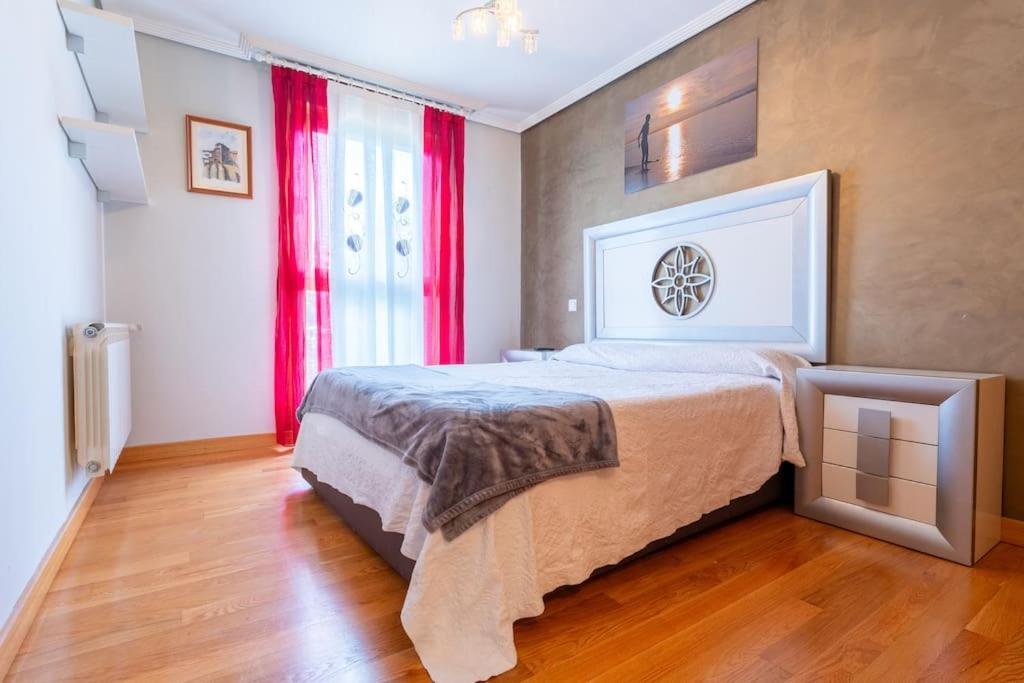 Apartamento En El Corazon De La Ciudad Con Parking Santander Bagian luar foto