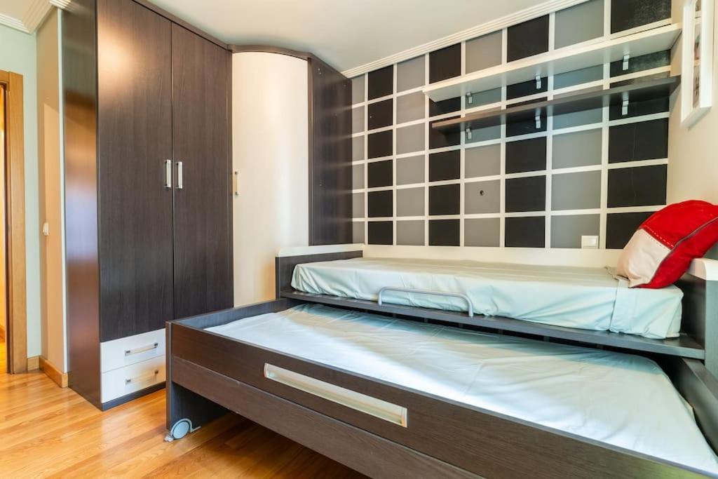 Apartamento En El Corazon De La Ciudad Con Parking Santander Bagian luar foto