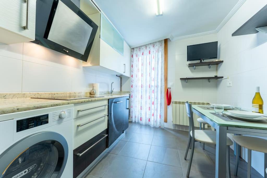 Apartamento En El Corazon De La Ciudad Con Parking Santander Bagian luar foto